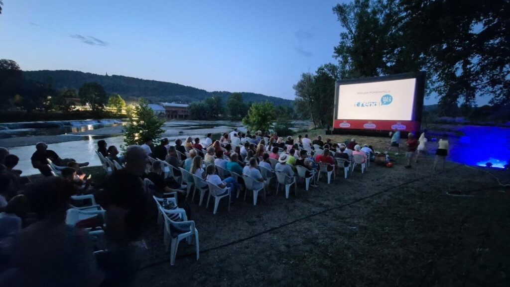 Riječno kino na kupalištu Sela Bosiljevska